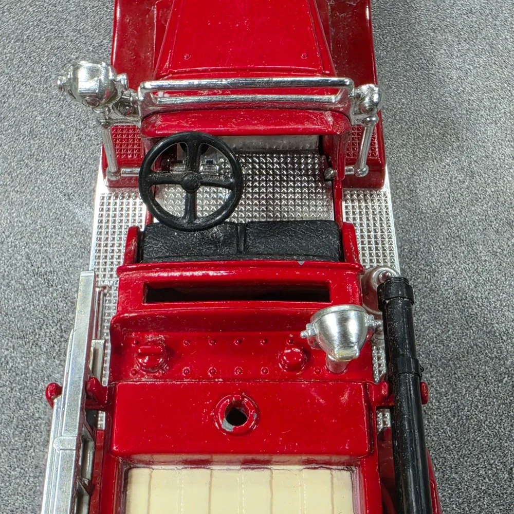 Signature Models Fire Truck Dubuque Iowa Pumper Unit Red Good Diecast 1/43